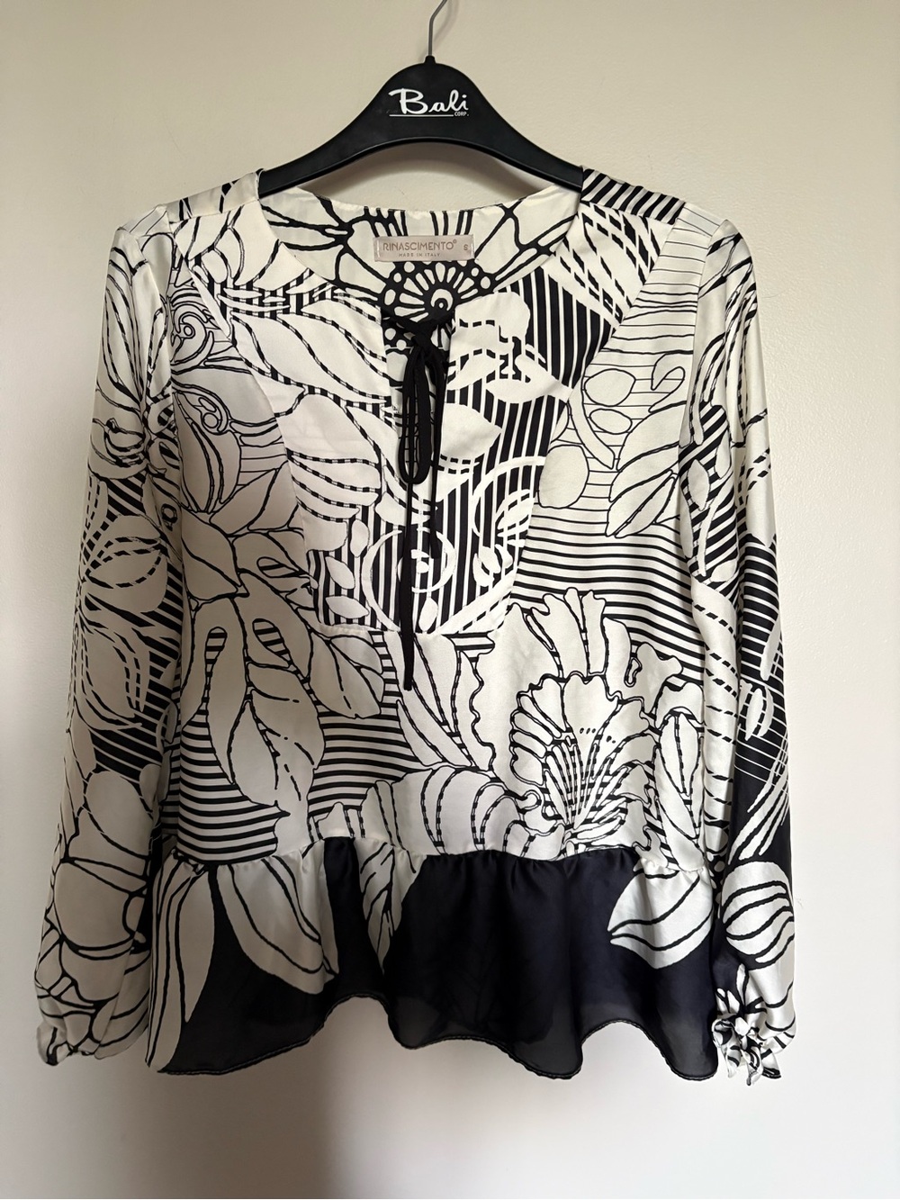 Rinascimento Monochrome Floral Tie-Front Blouse - Picture 1 of 10